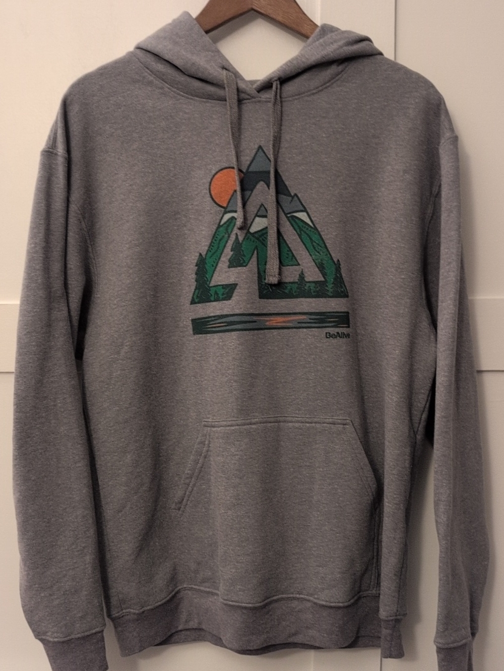 Men’s Gray Graphic Pullover Hoodie with Mountain Print